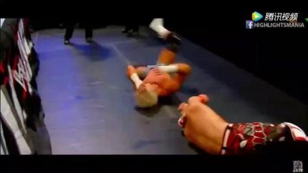 WWE 皇家大战2010全场亮点 刀锋艾吉霸气回归 飞冲肩扫场