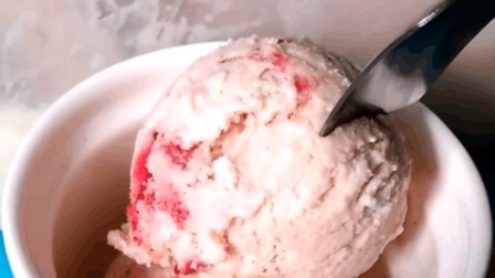 超简单的草莓冰淇淋, 自己在家就能做, 好吃