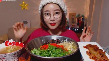 韩国吃播: 欧尼吃亲手做的生腌辣酱螃蟹、泡菜