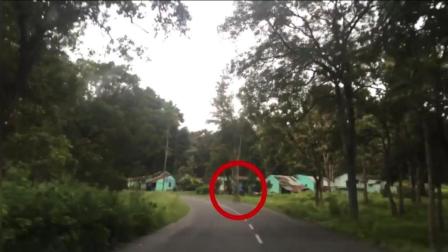 凌晨宾馆大厅发生的灵异事件, 监控突然拍下了