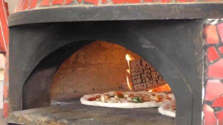 意大利街头美味烤披萨, 纯炭火烤制, 出炉一刻口水忍不住