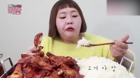 韩国大胃王胖哥吃自创的牛奶可乐泡菜拉面、香