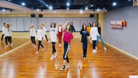 宇宙无敌四人组 哒哒哒舞蹈