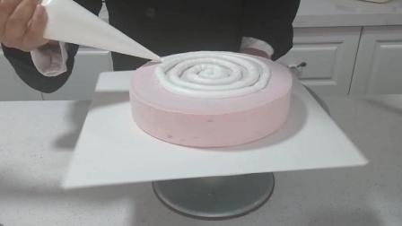 草莓冰淇淋制作(十六): 添加涂抹一层奶油面