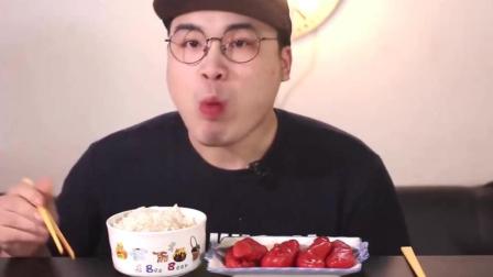 韩国胖哥吃早饭, 一大碗辣白菜配一份米饭, 吃着