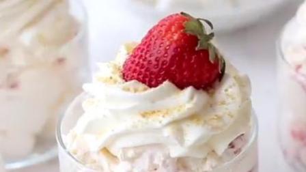 【我的烘焙上瘾】第九集#草莓芝士蛋糕绒毛#小可爱草莓最爱的芝士是不是流口水啦