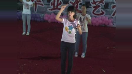 庆祝儿童节舞蹈表演, 三位六年级女生跳的真棒