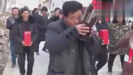 河南郑州一支最牛的唢呐队, 主吹手是一位美女, 在当地生意火爆
