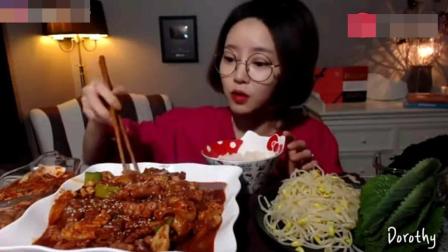 韩国大胃王欧尼新一期直播吃超辣酱牛肉塞满嘴