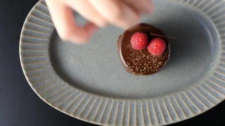 在家就能做的超简单巧克力覆盆子慕斯蛋糕