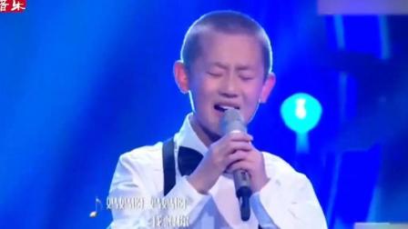 一个孩子上台唱的一首《妈妈我想你》, 唱哭多