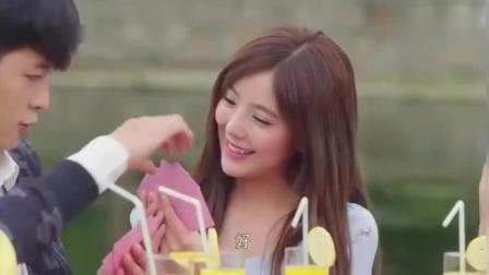 威猛女杀手用剪刀脚夹住硬汉的脖子