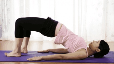 开背瑜伽体式 每在练习3分钟 可以助女性增高矫正体态