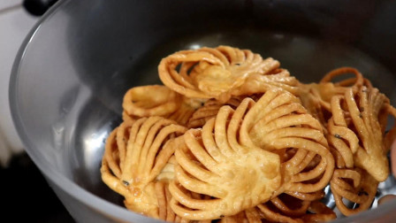 快过年了! 教您在家炸麻叶,馓子, 好吃得停不下来, 年味十足