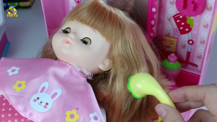儿童玩具 娃娃去逛街 买奇趣蛋   陪米露理发 化妆