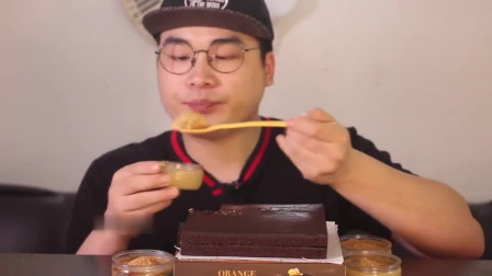韩国小哥哥吃播巧克力布朗尼, 大口吃花生酱, 看着都香