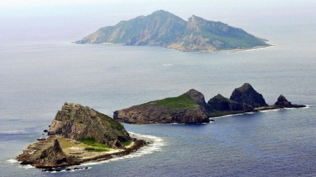 中国海警舰艇编队驶入钓鱼岛海域 开始新年第一次钓鱼岛巡航之旅