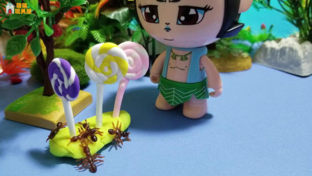 新葫芦娃玩具故事：棒棒糖引来的蚂蚁，噢，这蚂蚁好大个啊！