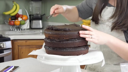 教你动手制作巧克力蛋糕，制作过程十分简单，成品和卖的一样