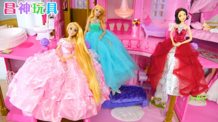 芭比公主粉红城堡新家具设置 芭比公主的梳妆台 迪士尼长发公主的新玩具大床