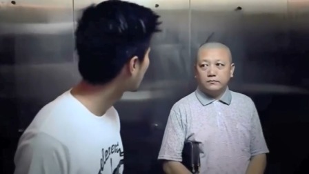 罗永浩演讲集 罗永浩播放自己导演的电影，电梯里放屁的这段，我可以笑很久！