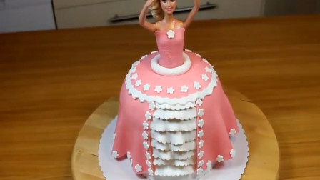 芭比娃娃成功变身公主蛋糕！你认识她是迪士尼哪位公主吗