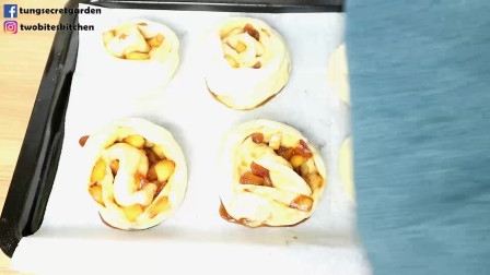 苹果肉桂卷制作过程，注意食材