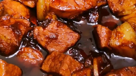 用电饭煲做红烧肉超简单，不用一滴油，肉又香又软烂，太解馋了