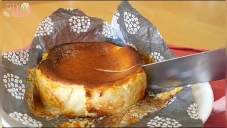 「烘焙教程」5分钟教你做巴斯克风格的芝士蛋糕，香而不腻的蛋糕