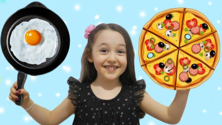 太棒了！小萝莉居然学会煮饭了，披萨和煎蛋她是怎么做的呢？