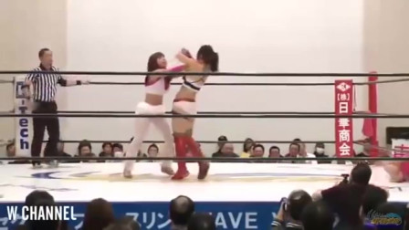 《日本女子摔跤》美女上去就是一巴掌打在脸上，白衣美女怒了！