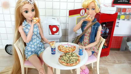 白雪公主的仿真披萨店玩具和过家家游戏