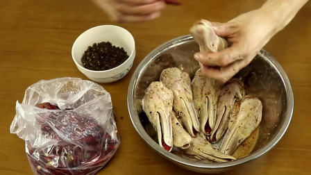 卤鸭头正宗做法和配方 麻辣鸭货的做法 麻辣鸭头做法视频