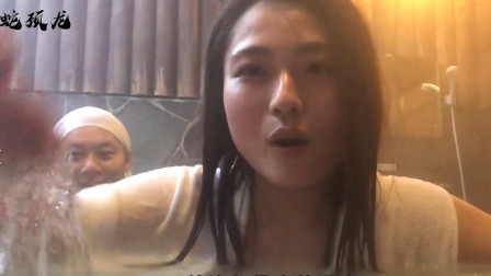 中国姑娘到日本泡温泉，面对服务员的这个要求，吓得不愿泡了