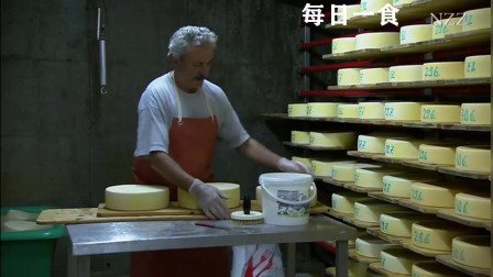 如何纯手工制作著名的阿尔卑斯奶酪