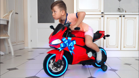太帅气，萌宝小正太组装了一辆摩托车，究竟他是如何做到的呢？