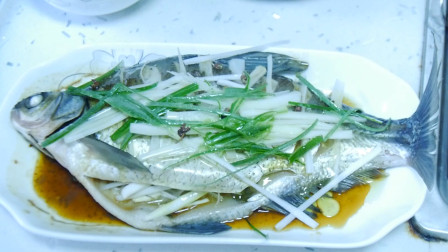 第一次做清蒸鳊鱼，做法简单，好吃不腥！
