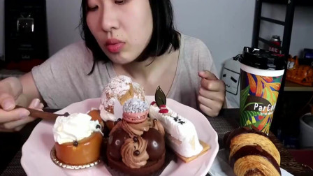 吃播：小姐姐不怕胖啊，吃一大盘高热量奶油蛋糕，吃完还要舔盘子