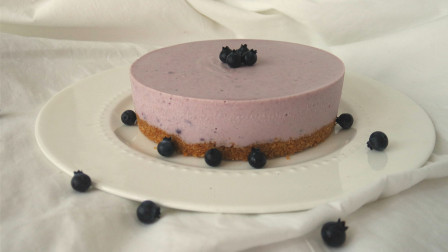 清新爽口的蓝莓慕斯乳酪蛋糕，不用烤箱，只需简单这几步！
