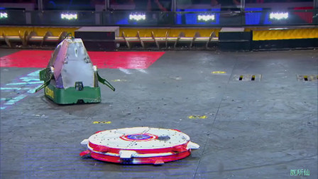 战斗机器人：Chomp把船长摁在地上锤，简直不是一个重量级的
