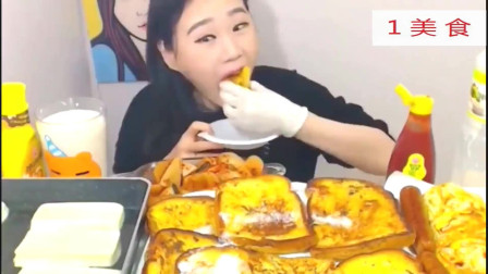 韩国吃芝士烤土司，香醇的芝士烤起来更美味
