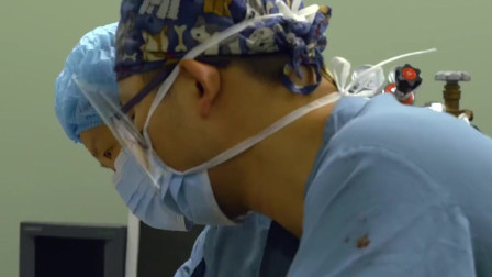 人世间：实拍器官摘取手术 捐献者肚子慢慢瘪下去。