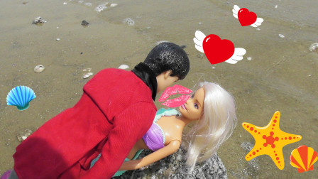童话故事 王子在沙滩散步 发现了美人鱼并且爱上她