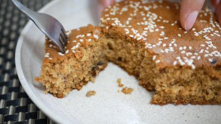 红枣蛋糕的家庭做法，不用泡打粉和小苏打，做出来照样松软可口