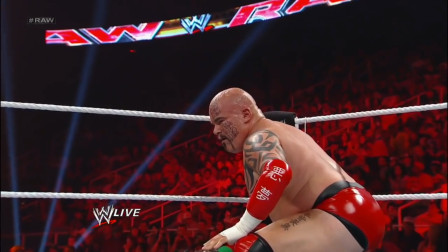丹尼尔布莱恩 WWE CM 朋克以一敌二 输了比赛还惨遭丹尼尔 布莱恩折磨