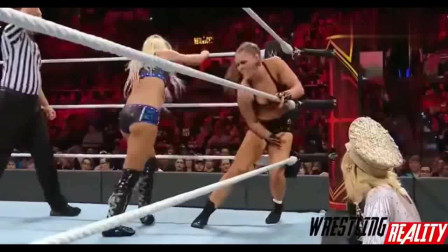 wwe必杀技 WWE 小魔女无限戏弄隆达罗西 隆达的必杀技一出 对方立马求饶