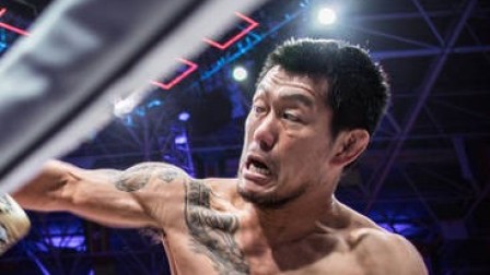 搏击大世界 中国小将 灵活打法重击撂倒对手差点KO