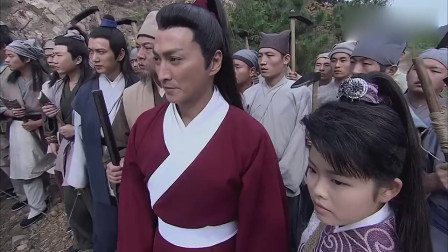 包青天之开封奇案:展昭和艾虎痛打山贼,配合好默契!