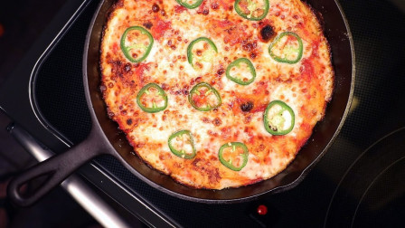在家用铁锅烤披萨，方法简单又美味！