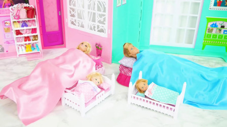 芭比公主一家人躺在床上一起睡觉休息